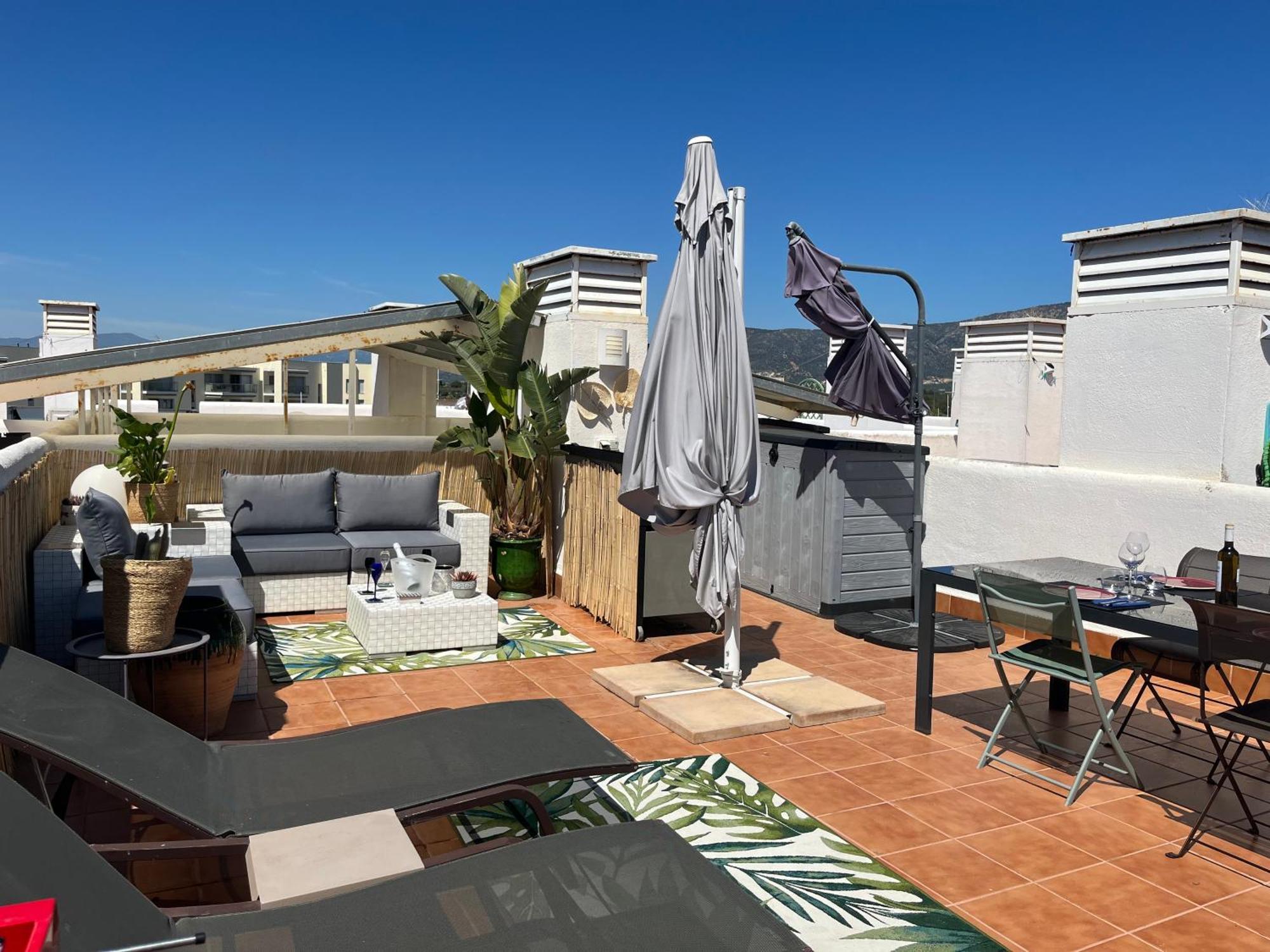 Appartement Avec Terrasse Sur Le Toit Vue Mer 罗萨斯 外观 照片