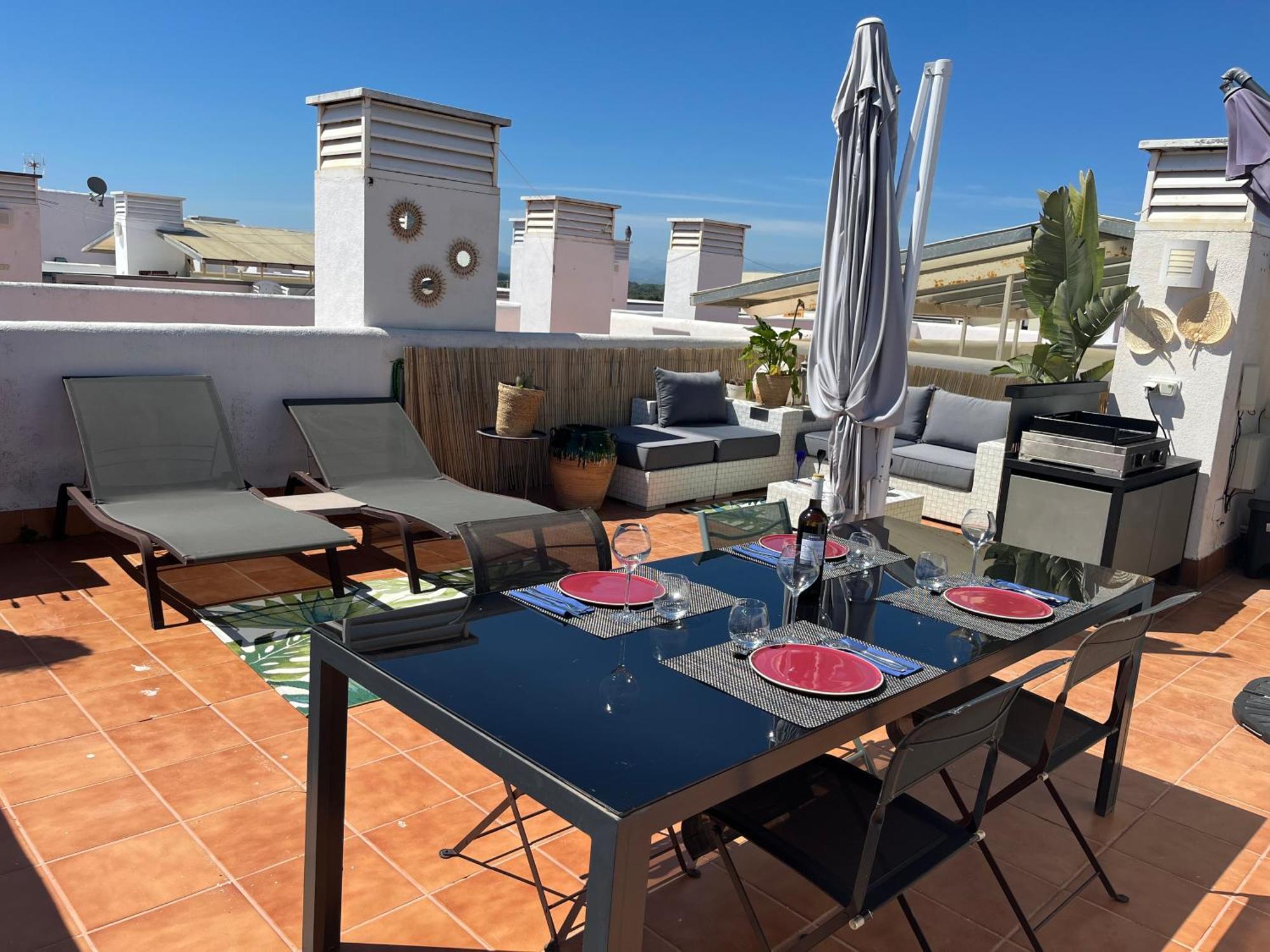 Appartement Avec Terrasse Sur Le Toit Vue Mer 罗萨斯 外观 照片